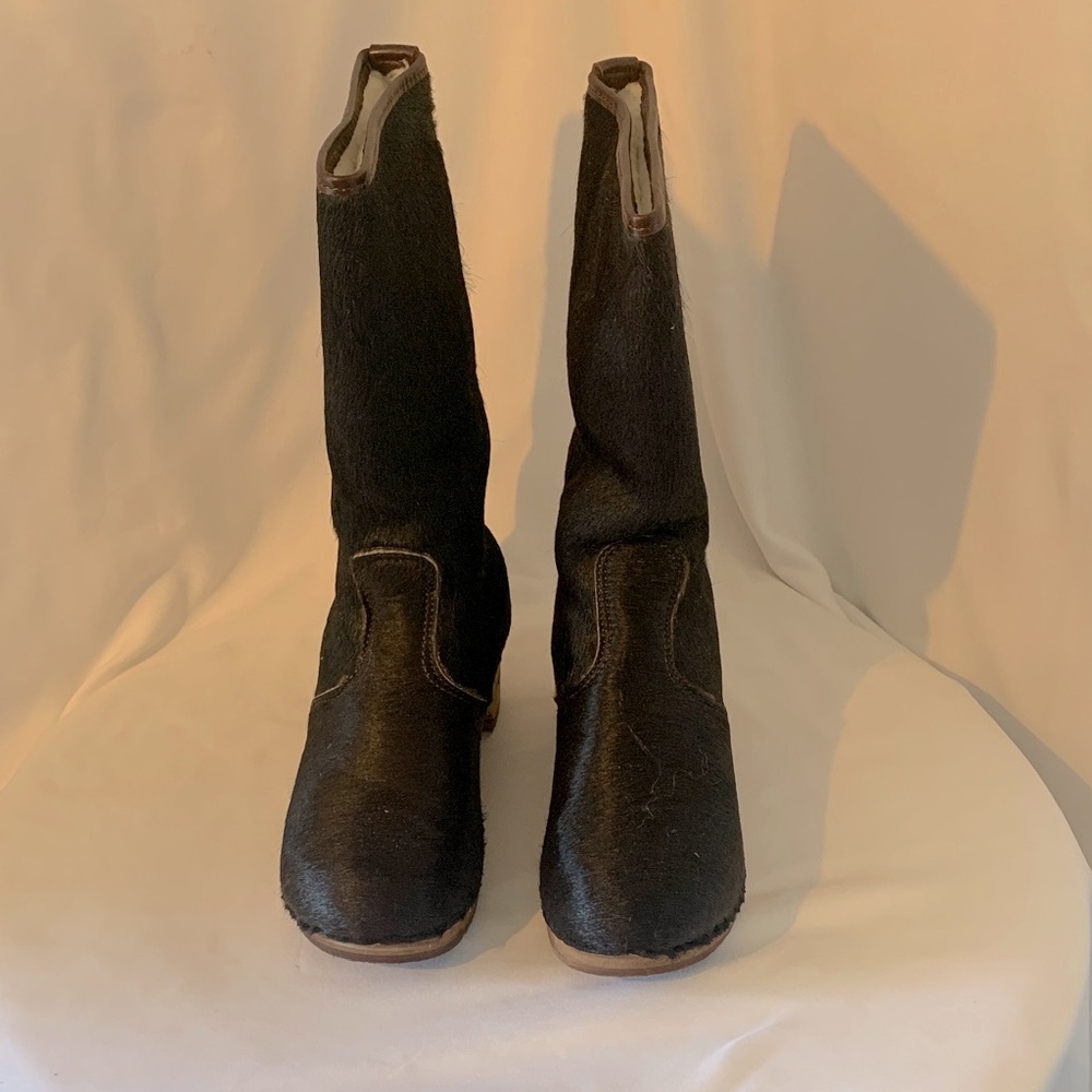 Sanita Brown Cow Hair Clog Boots in box.
Worn once. Perfect condition.